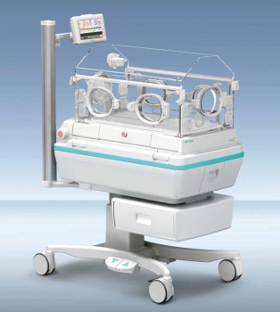 Инкубатор для новорожденных Atom Medical модель Incu I со встраиваемым блоком мониторинга веса пациента и пульсоксиметрическим блоком.